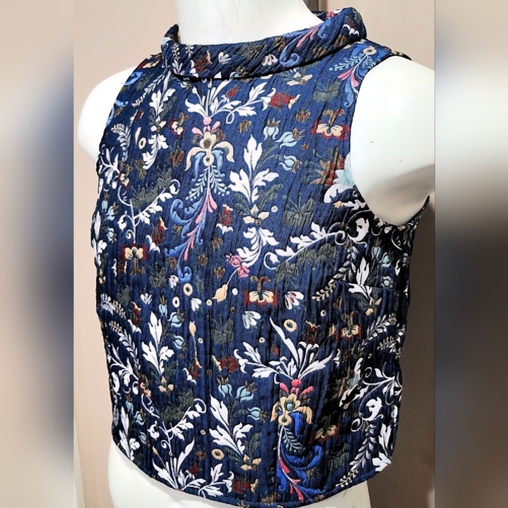 NY&Company Eva Mendes Jaquard High Neck Crop Top Size Medium